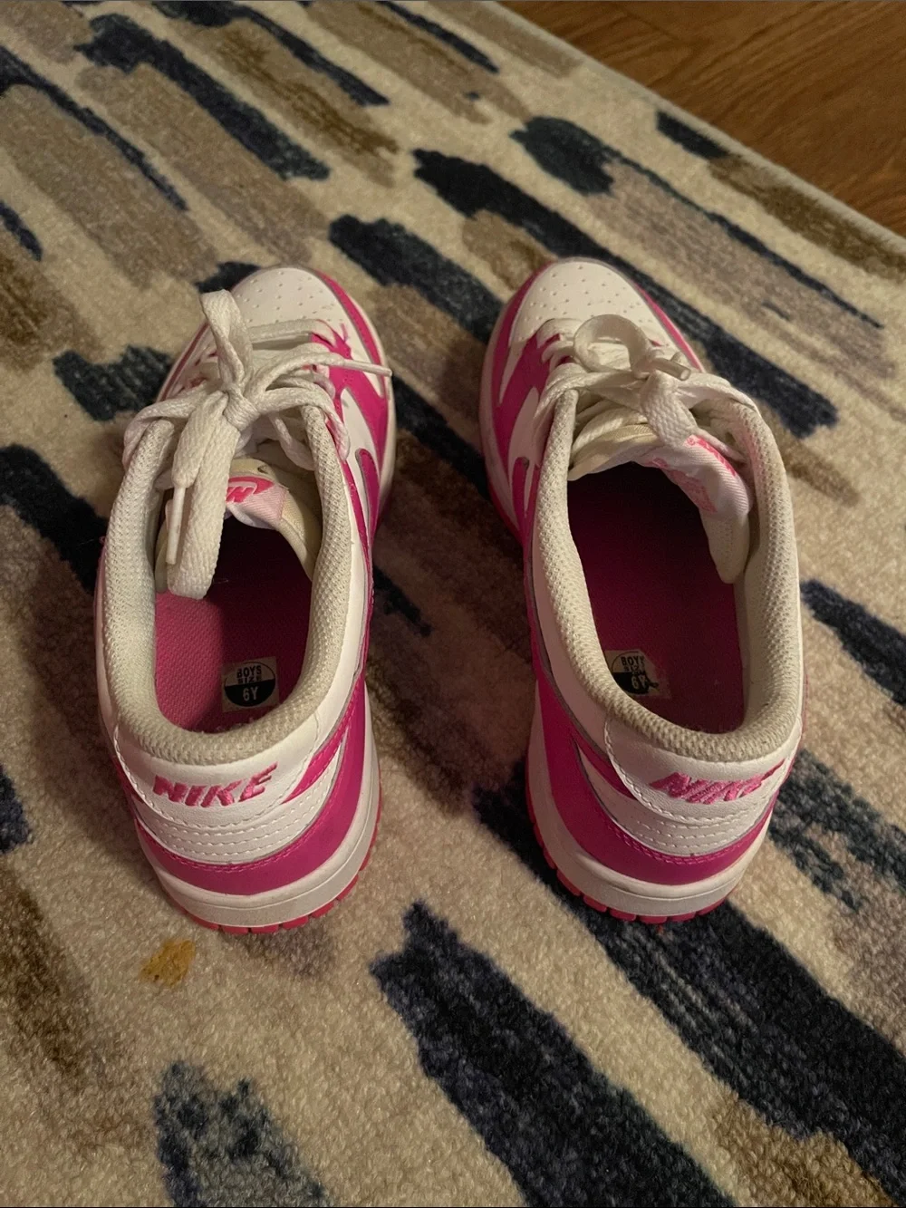 Nike Kids White and Hot Pink Low-Top Sneakers